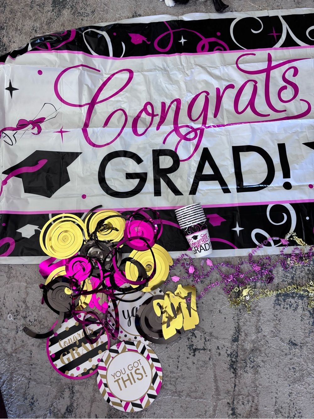 Graduation decor bundle - Picture 2 of 7